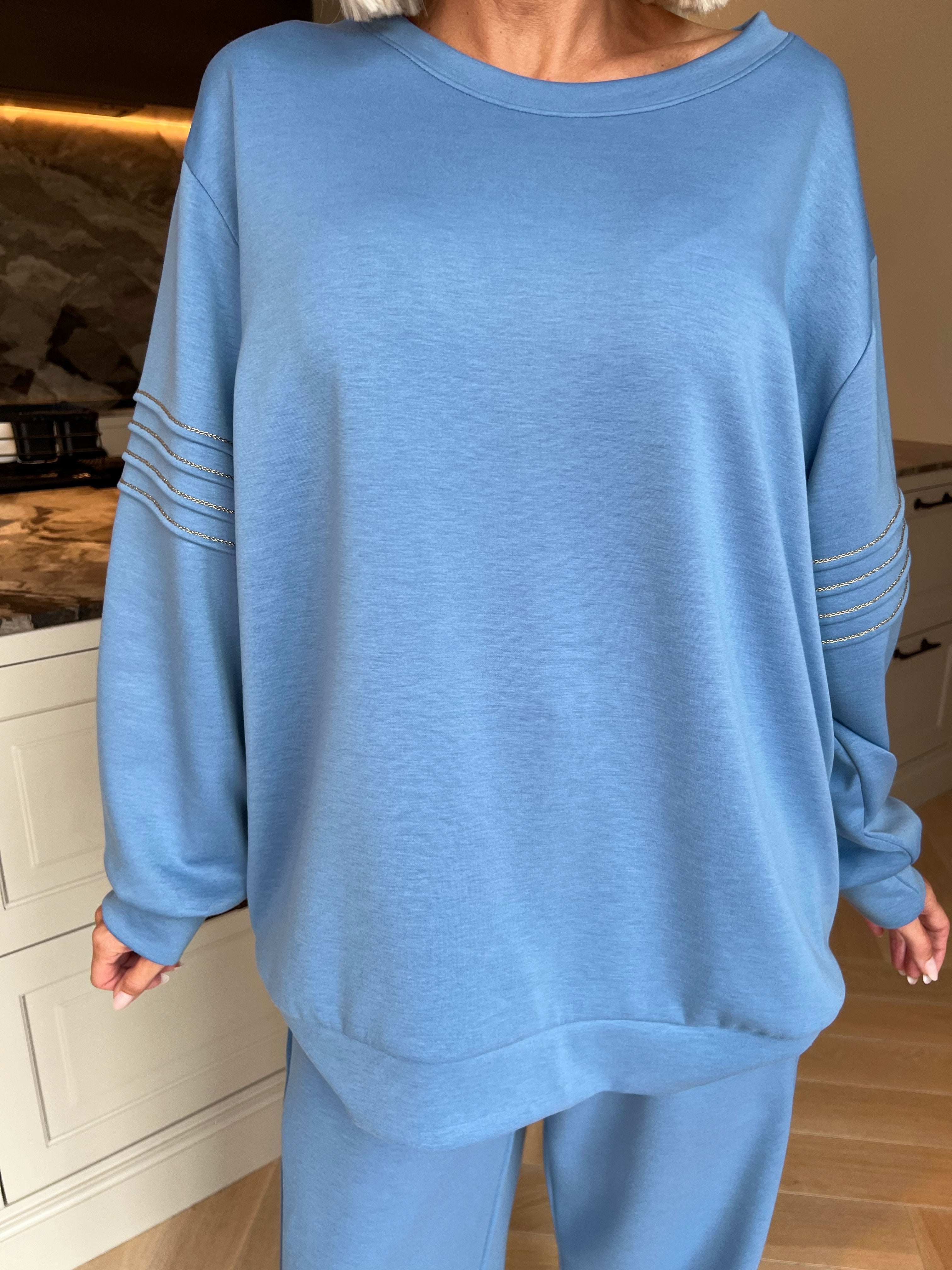 Dream – Mjukt plus size träningsoverallset i viskos med eleganta gulddetaljer